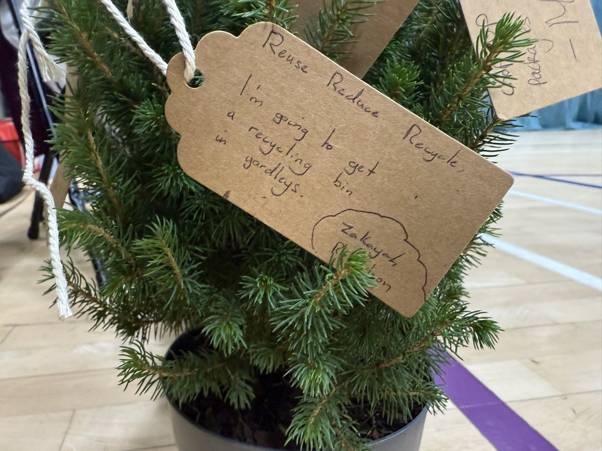 KESSPB's tweet photo. Focusing on environmental issues with our @YourSchoolGames Steps to Success leaders! We know that when we look after our green spaces we move more and are happier healthier people! 

Great to see 🌱🌱these pledges made by young people! @CPSGO @ActiveSJW @AstonManorPE https://t.co/X0Mgv02mQE