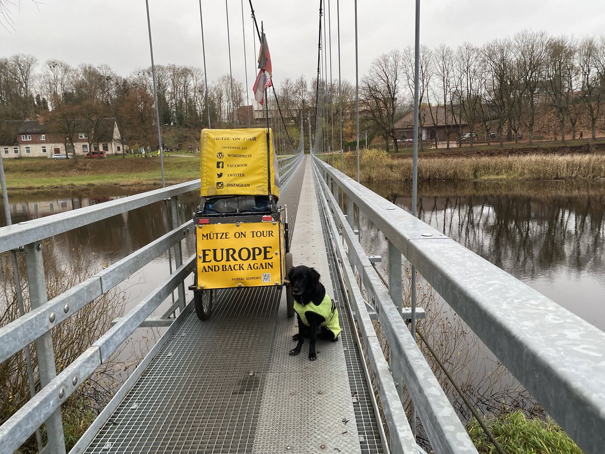 Einmal zur Info. Wir sind noch in Bauskas. Das Schlechtwetter ist irgendwie nicht eingetreten. Donnerstag werden wir den Weg nach Liepāja fortsetzen.