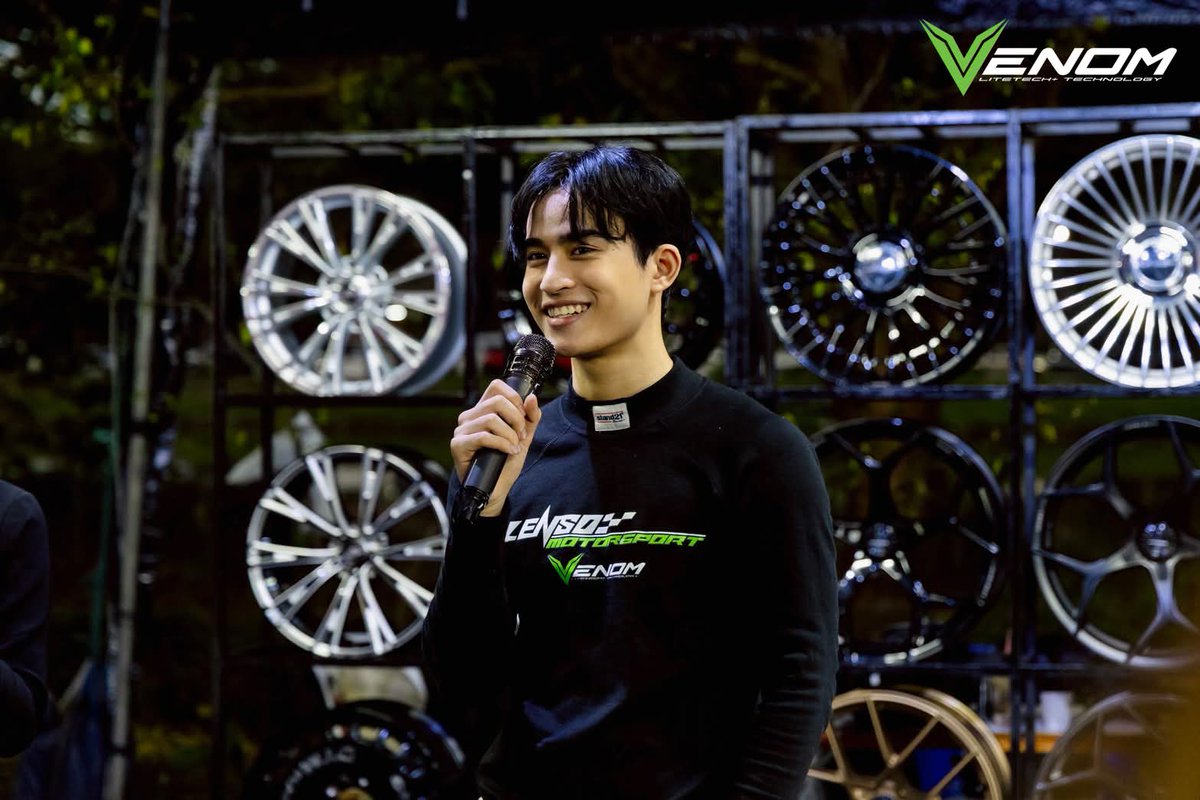 BarcodetinOFC's tweet image. Barcode Tinnasit FB Update (6)

Cr.Venom Racing Wheel

BARCODE CHIANGMAI RACE

@BarcodeTin 🌻
#BarcodeTin99 
#barcodetin #GMMTV
#LensoMTRxBarcode 
#LENSOMOTORSPORT 
#VENOMRACINGWHEEL
#ToyotaGazooRacingThailand