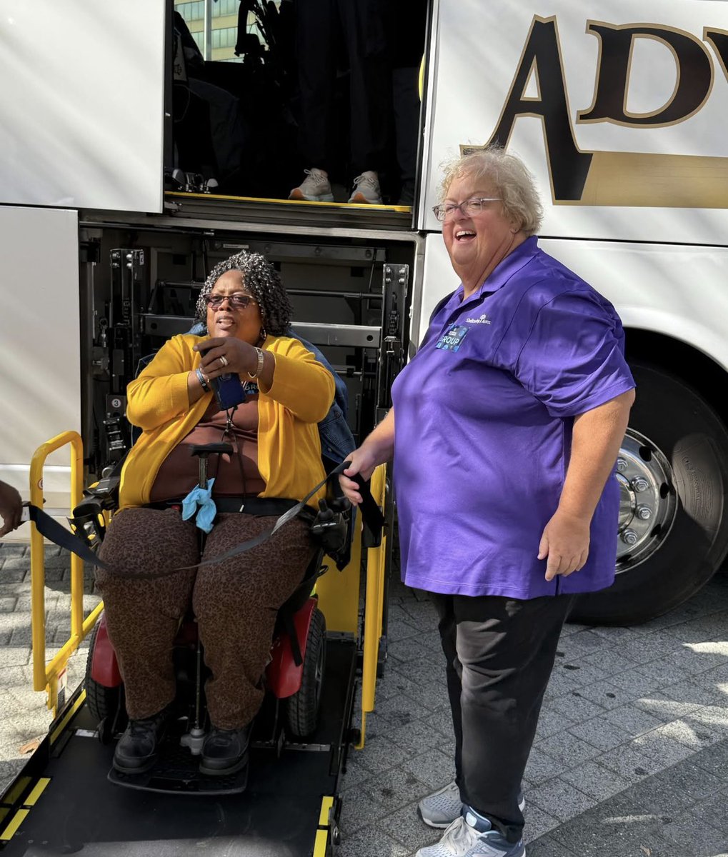 Club Rec Takes on the Baltimore Aquarium! 🐢🦈
Thanks to the Emily &amp; Coleman Hunter Trust, our community enjoyed an unforgettable, accessible adventure at the National Aquarium—sharks, sea turtles, jellyfish, touch tanks &amp; tons of smiles.