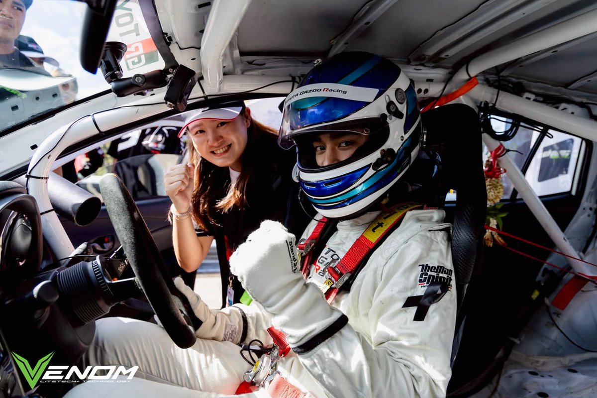 BarcodetinOFC's tweet image. Barcode Tinnasit FB Update (7)

Cr.Venom Racing Wheel

BARCODE CHIANGMAI RACE

@BarcodeTin 🌻
#BarcodeTin99 
#barcodetin #GMMTV
#LensoMTRxBarcode 
#LENSOMOTORSPORT 
#VENOMRACINGWHEEL
#ToyotaGazooRacingThailand