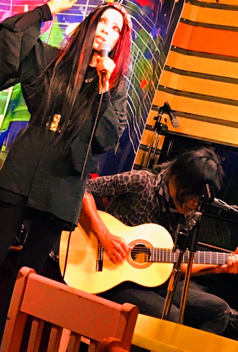 ドロドロモア～と出没情報です🌹渋谷ガビガビ🎶１１月9日🌹11月17日🌹１１月２１日🌹１１月24日🌹
西荻窪ガビガビ１１月2日🌹いずれもチャージ無料😊２ドリンクオーダーで心優しい素敵なミュージシャンのミニライヴが楽しめます🌹🌹裏窓歌劇団リリー＆ミックで参加です🌹🌹🌹