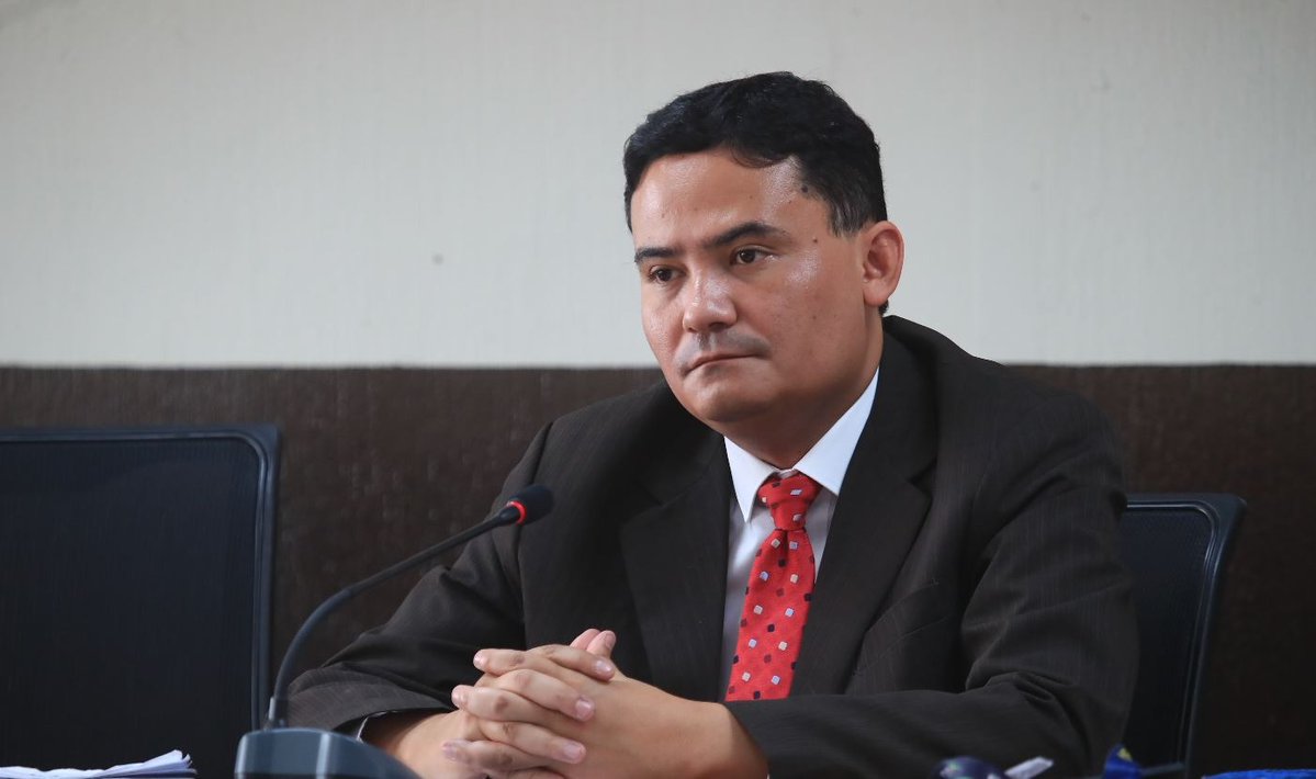 dcuevas_pl's tweet image. La @CC_Guatemala da con lugar una apelación de la diputada Andrea Reyes de @msemillagt, reactivando un amparo que busca se trámite una recusación contra el juez Fredy Orellana, a quien buscan separar del caso contra el partido político por dudar de su objetividad.