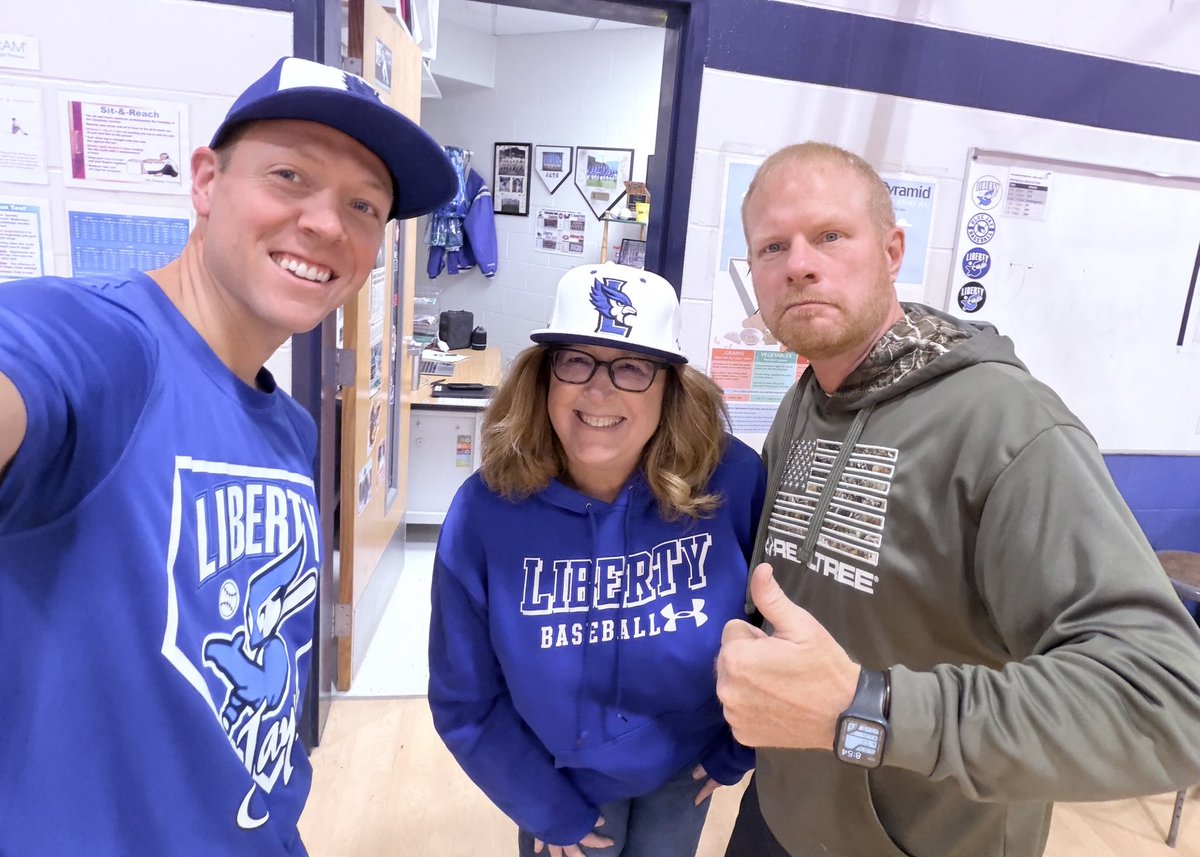 Beth Cunningham tweet media