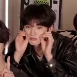 id2heejju's tweet image. 예뽀니잉