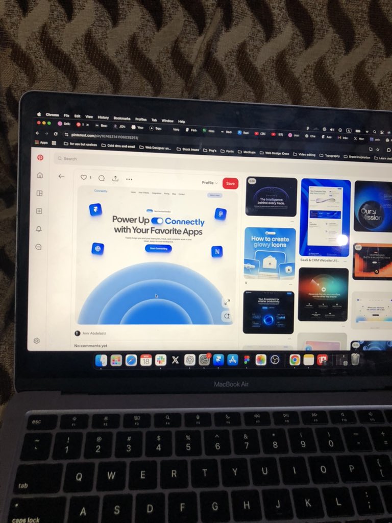 Wahaj_Designer's tweet image. Saw my design in Pinterest 

Weird but good 👍