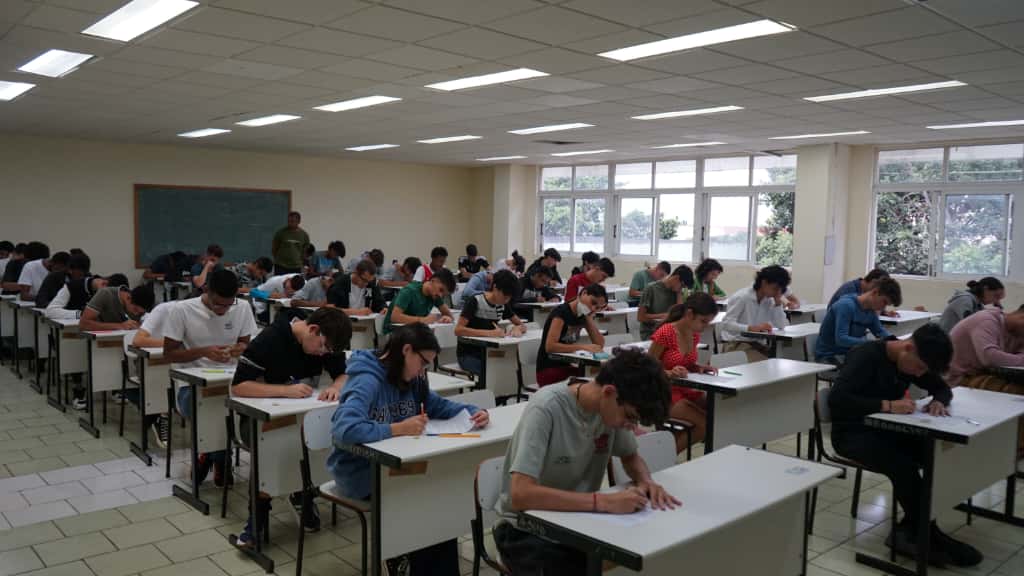 universidad_uci's tweet photo. ✍️ #Hoy, como parte del riguroso proceso de evaluación liderado por la Junta de Acreditación Nacional (JAN), se aplican los exámenes integradores correspondientes a las materias clave del plan de estudios vigente. 📑🔍

#SomosUCI #UniversidadCubana #Cuba https://t.co/Bj765xSdgx