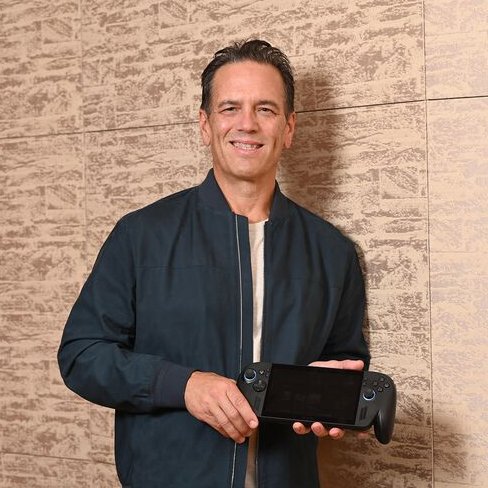 iiamcloudman's tweet image. ✅️JUST IN: @WinC_Gaming reveals next-gen #Xbox consoles. 

- $799 
- No multiplayer paywall 
- Feels like a traditional console
- Natively running games currently available on Xbox Series, as well as backward compatibility titles.