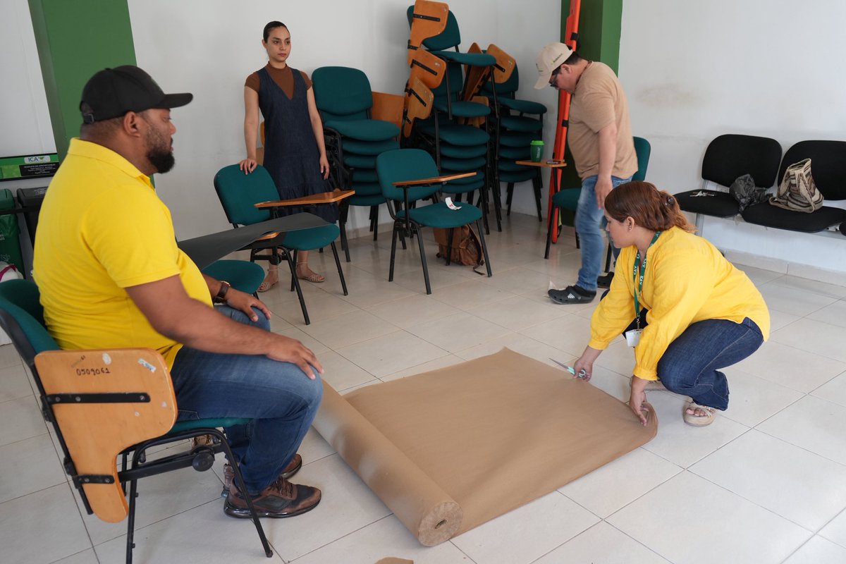 Iniciamos la semana fortaleciendo la sanidad vegetal de nuestro país. 🌱🍌

Junto al Organismo Internacional Regional de Sanidad Agropecuaria- OIRSA, 💪🏽 estamos en La Guajira y Magdalena, trabajando en la vigilancia y contención del FOC R4T y la evaluación de nuevas herramientas