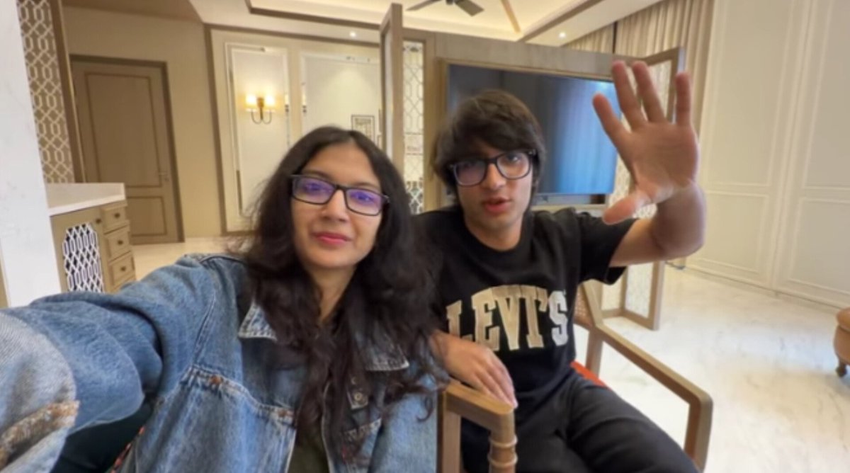 The_harsh_ydvv's tweet image. मशहूर यूट्यूबर सौरभ जोशी की होने वाली  पत्नी avantika bhatt है देख लीजिये ये है 

बहुत दिनों से यूट्यूब पर फेस मास्क लगाकर खूब View&apos;s बटोरे सोरभ जोशी ने अपने ब्लॉग में 

आज खुद उन्होने और उनकी होने वाली पत्नी ने अपने ब्लॉग में फेस रिवील किया है और सबको बताया है

#Sauravjoshi