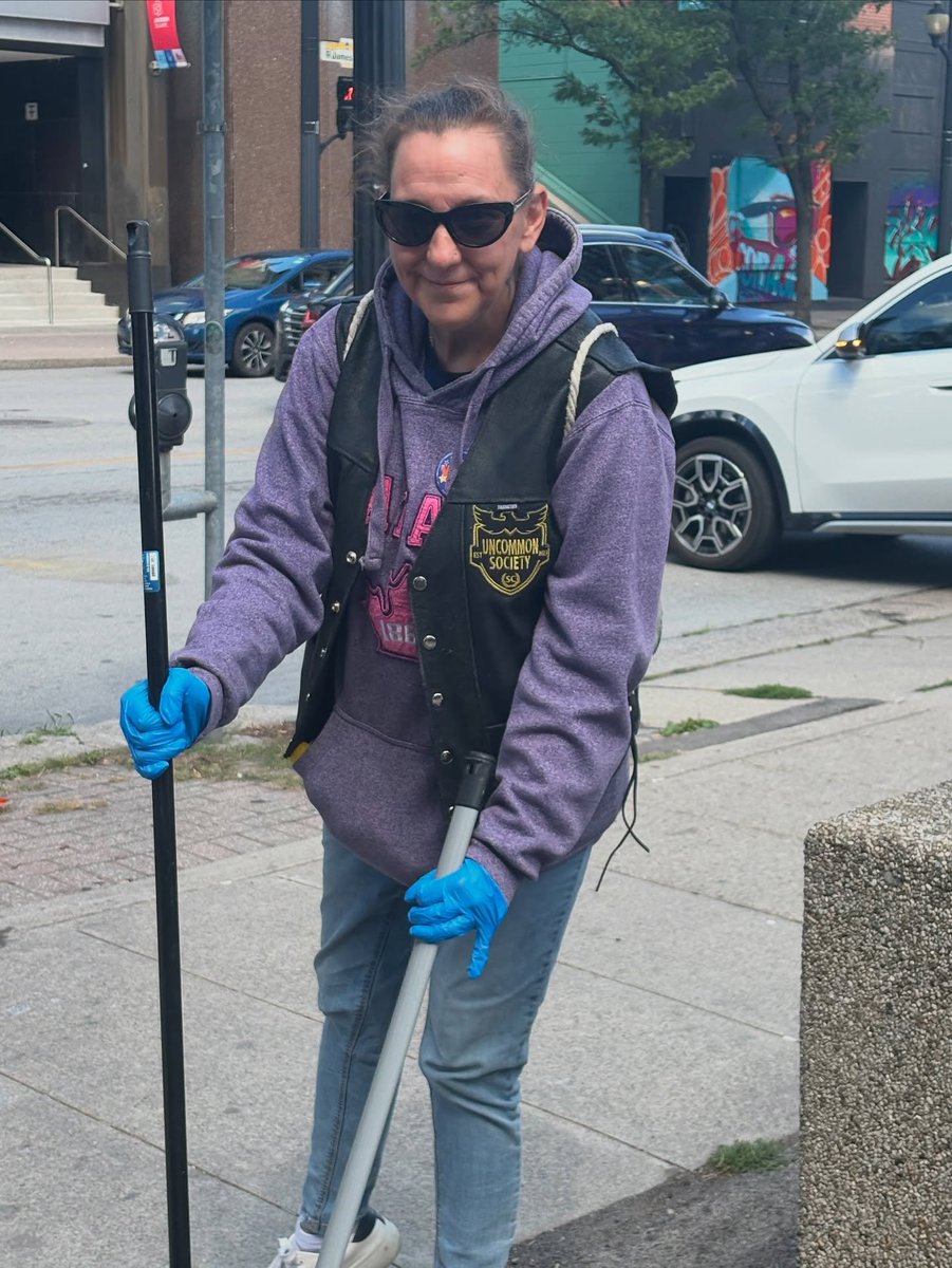 Hamilton pride in action! 🧹✨
Saw our friend sweeping at King William Festival—reminding us Hamilton community cleanup is a team effort.
Read the blog: hamiltonstreetclean.org/post/hamilton-…
#HammerStreetClean
