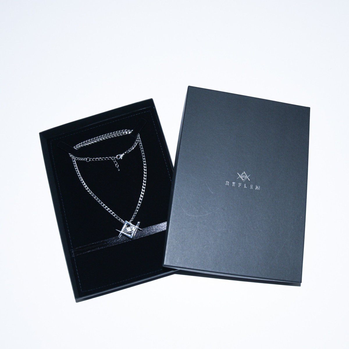 _REFLEM's tweet image. 【A&apos;GEM/9×.KOM ZOZOTOWN店】

11月19日(水)12時より販売開始

※下記URLよりご購入いただけます。

zozo.jp/brand/reflem/?…