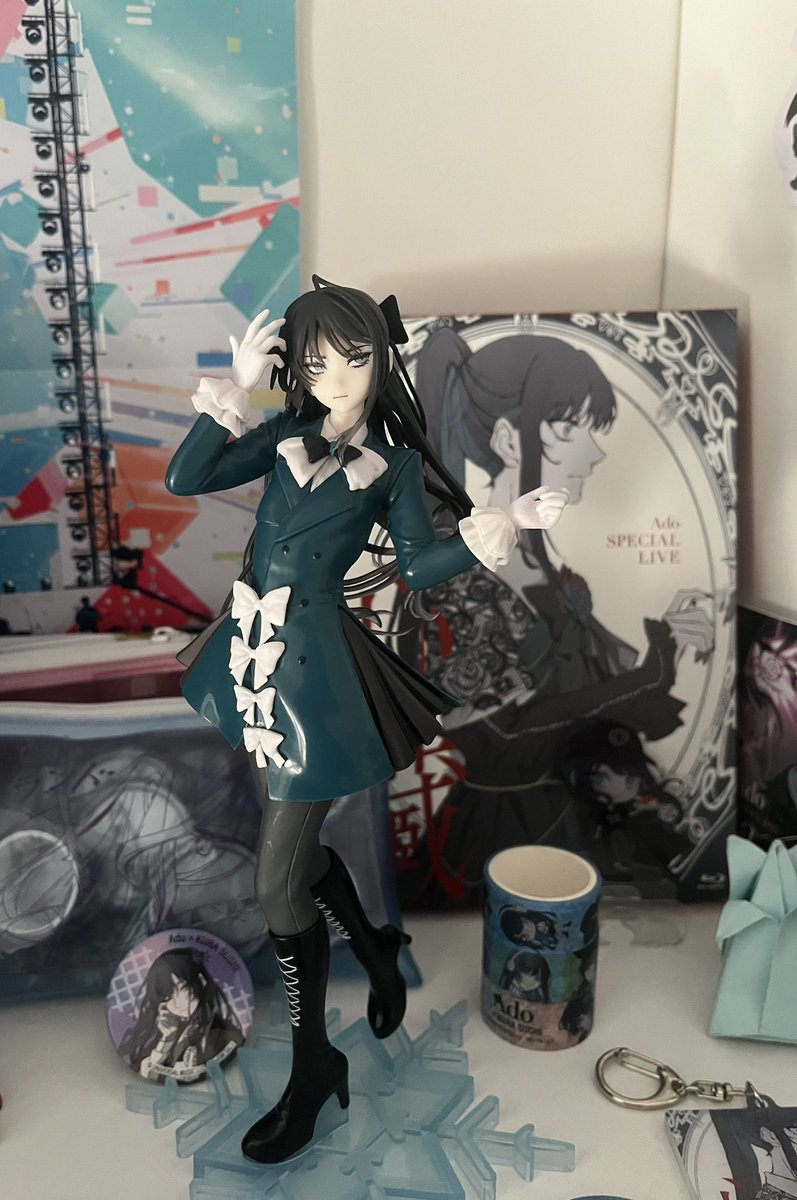 Adocadoxx_23's tweet image. フィギュアがついに届いた！💙
海外でAdoのファンをするのは大変だし、学生だともっと難しい😖