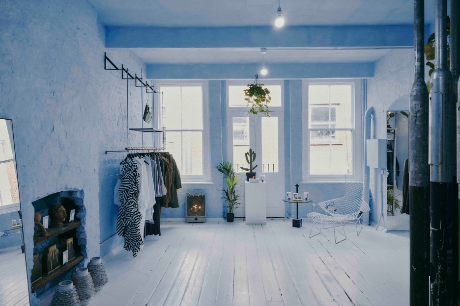 ultrafabrics's tweet image. From butter-yellow runways to candy-hued interiors, pastels are reshaping the creative world. 

Explore the full story in our latest Color Perspective blog: Exploring the Depth of Pearlescent Design: ultrafabricsinc.com/color-lab/colo…

#ColorPerspective #PastelDesign #InteriorInspo