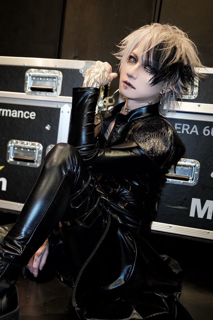 Zyean_JILUKA's tweet photo. ワールドツアーファイナル
JILUKA10周年

最高の日にしてくれてありがとうみんな https://t.co/AWt0yCrIcX