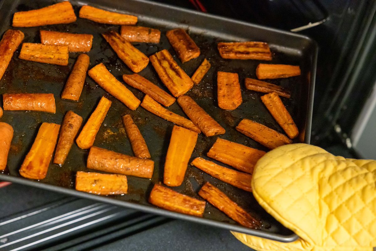 happyhealthyms's tweet image. At a loss for how to prepare a vegetable? Check out HappyHealthy's Roasted Vegetable side dishes. Roasting is an excellent way to prepare vegetables. 

happyhealthy.extension.msstate.edu/tips-videos/ro…

#NationalRoastingMonth
#HappyHealthyMs
#CookWithExtension