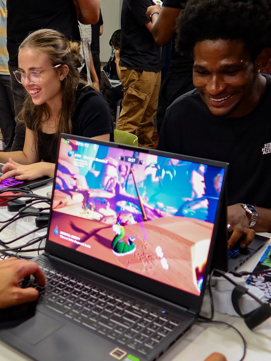 Pecking Order x JHB Dev Meet photo dump! 🔥🪱 

Thanks to everyone who stopped by at the last JHB GameDev Meet of 2025, it was great to see everyone enjoy the game as much as we do (even in spite of our recent features that are totally not bugs - iykyk) 💙 

This has been our