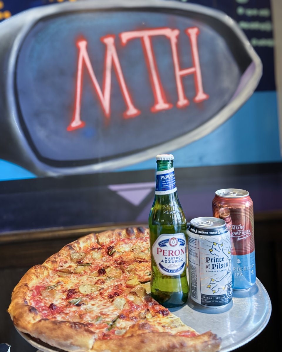 mthpizza's tweet image. All pizzas lead to Rome! Or Naples.😁
Check out #Pizzaoftheweek &quot;Roman Around&quot;, inspired by popular toppings of these infamous Italian cities. 🇮🇹🍕
Red sauce base, mozzarella, &apos;nduja, roasted potatoes, &amp;amp; rosemary.
MTHpizza.com

#specialtypizza #localdining #smyrnaga