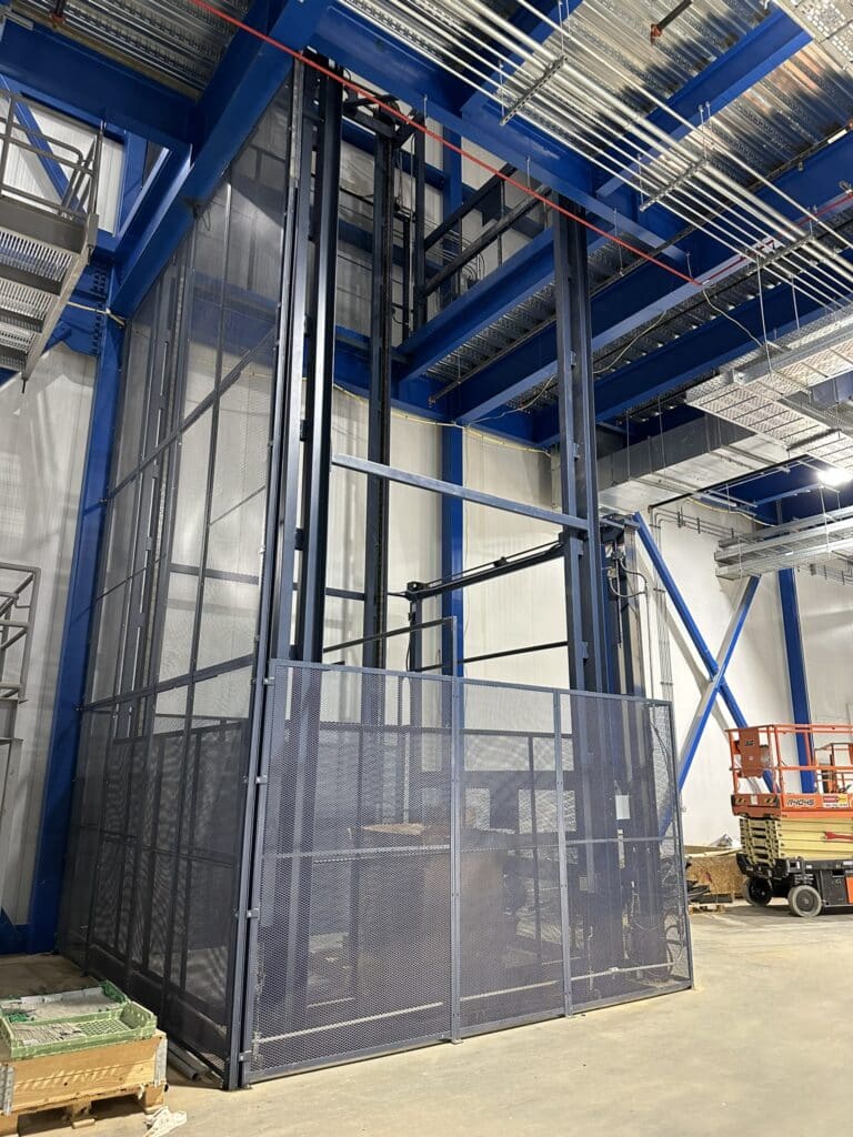 PFlowIndustries's tweet image. When a manufacturer needed to move 15,000 lbs between floors, Power and Motion and PFlow delivered. The PFlow F Series lifts heavy loads with strength, safety, and reliability, proving PFlow means power, precision, and peace of mind. bit.ly/3X2eh1Y
#materialhandling