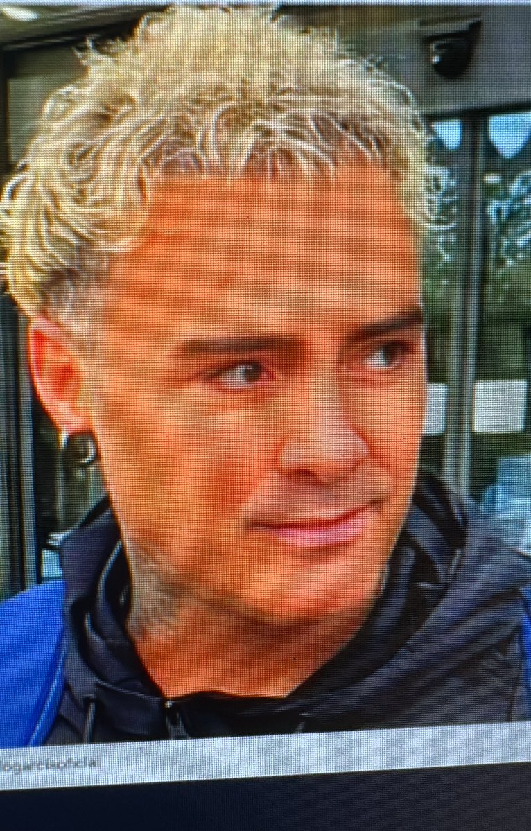 Illo vamos a jugar un poquito no 

T/joseov22 

Os dejo foton de bromas