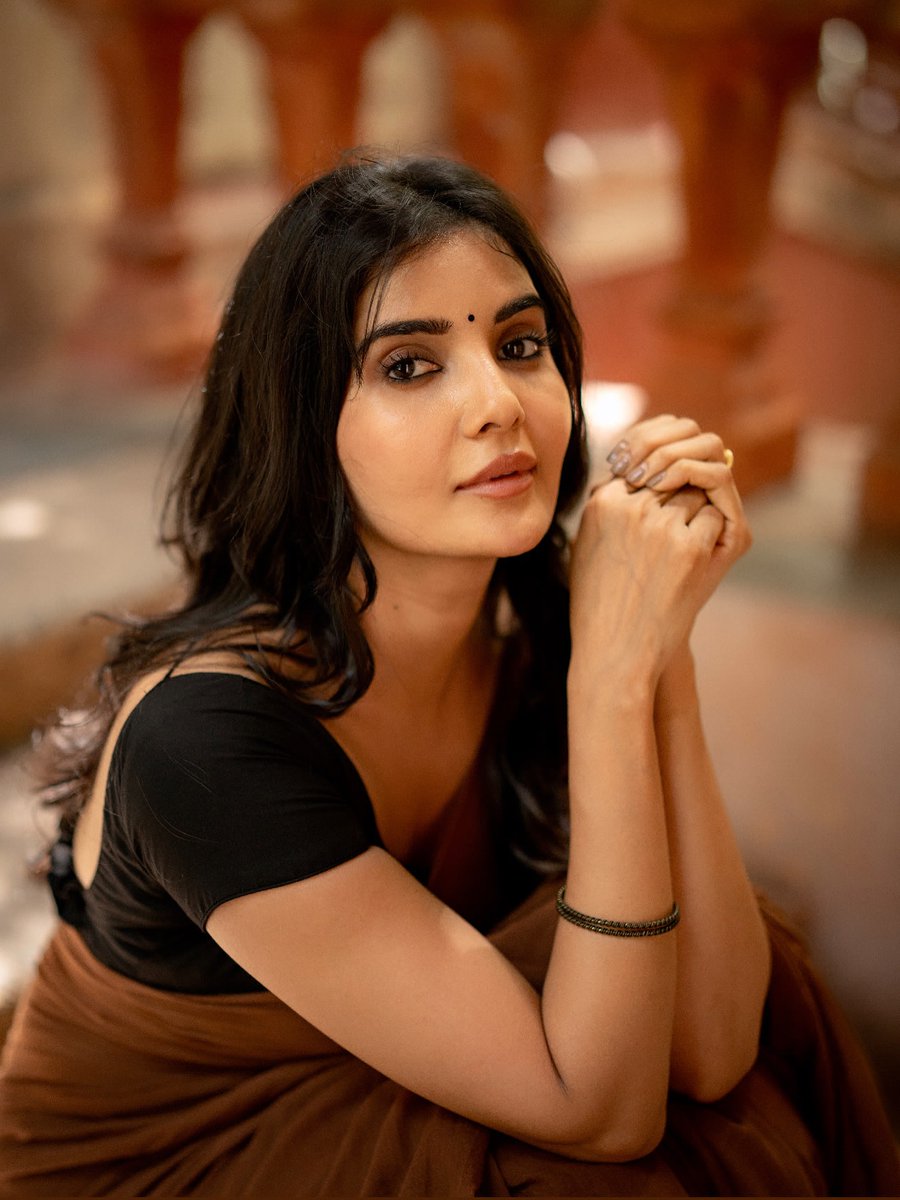 Weekendvibes_'s tweet image. Madhuri Jain 🖤🤎

#Madhuri #MadhuriJain