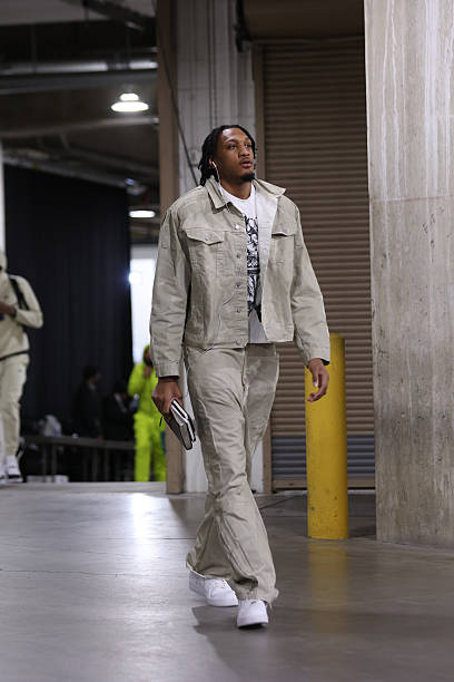 Isaac Jones in his Pistons debut vs Indiana:
 1 minute
 2 points

Averaging 72.0 points per 36 for the Detroit Pistons, per <a href="/PistonsMuse/">PistonsMuse</a> 

The Detroit Pistons are 6-0 since signing Isaac Jones
and are 12-2, the #1 seed in the East.

#Detroitbasketball