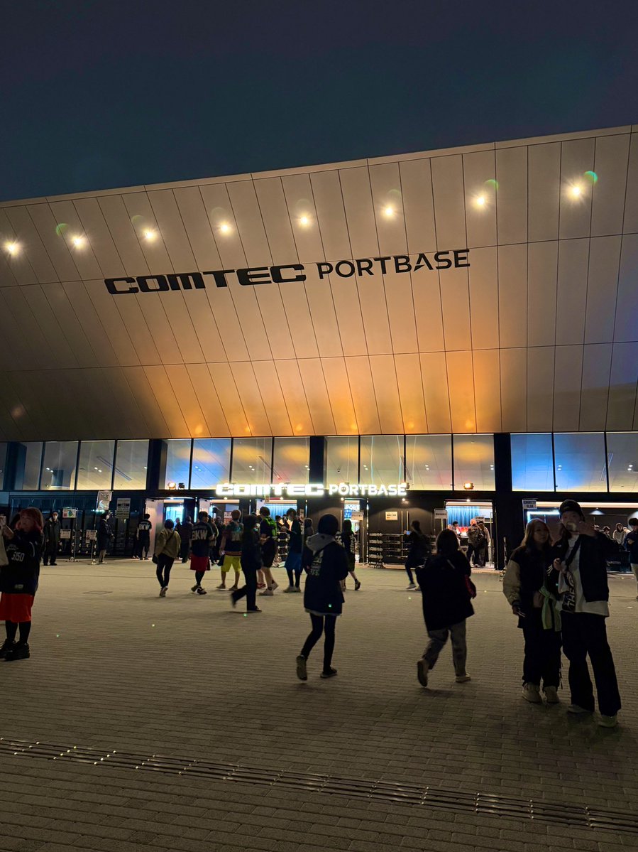 mtmr_toc's tweet image. 2025.11.18

“ALL MY LIFE” ツアーファイナル

オーラル× SiM 
悪魔すぎる組み合わせではあるものの
光に照らされた彼らは神にしか見えませんでした。

コラボ曲も過去曲も聴きたかった曲もやってくれて、名古屋まできた甲斐があった。

ツアー完走おめでとうございます。
オーラル愛してます。