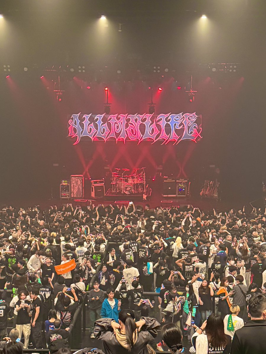 mtmr_toc's tweet image. 2025.11.18

“ALL MY LIFE” ツアーファイナル

オーラル× SiM 
悪魔すぎる組み合わせではあるものの
光に照らされた彼らは神にしか見えませんでした。

コラボ曲も過去曲も聴きたかった曲もやってくれて、名古屋まできた甲斐があった。

ツアー完走おめでとうございます。
オーラル愛してます。