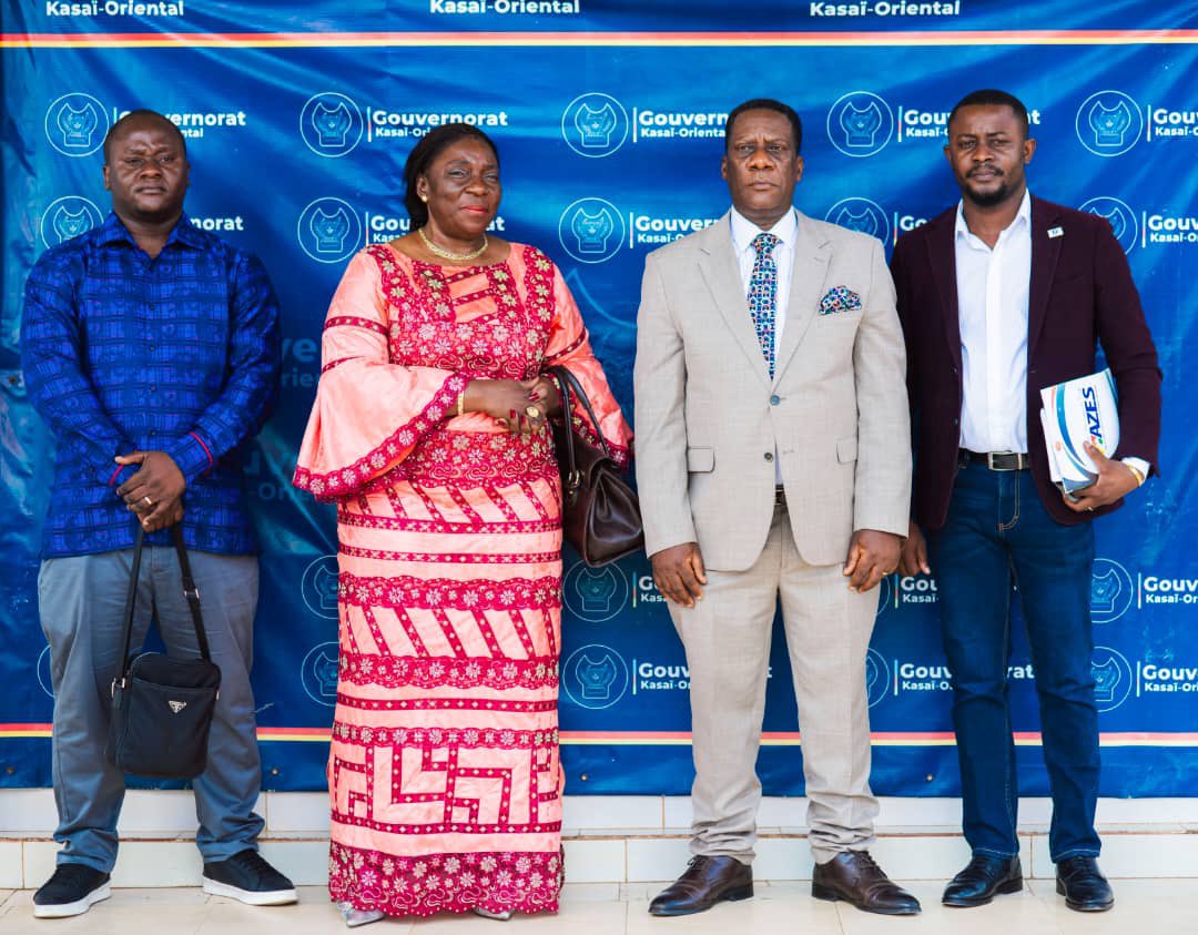 azesrdc's tweet image. MISSION DE L’AZES À MBUJI-MAYI 
La délégation, menée par Madame la PCA et Monsieur le DGA, a été reçue par le Gouverneur intérimaire du Kasaï Oriental. Les échanges ont porté sur l’identification d’un site pour l’implantation d’une Zone Économique Spéciale dans la province.

👉…