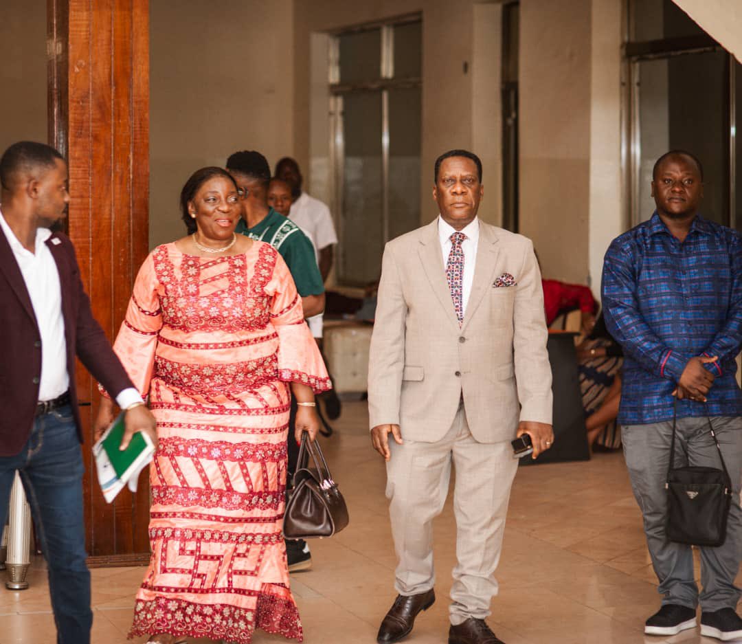 azesrdc's tweet image. MISSION DE L’AZES À MBUJI-MAYI 
La délégation, menée par Madame la PCA et Monsieur le DGA, a été reçue par le Gouverneur intérimaire du Kasaï Oriental. Les échanges ont porté sur l’identification d’un site pour l’implantation d’une Zone Économique Spéciale dans la province.

👉…