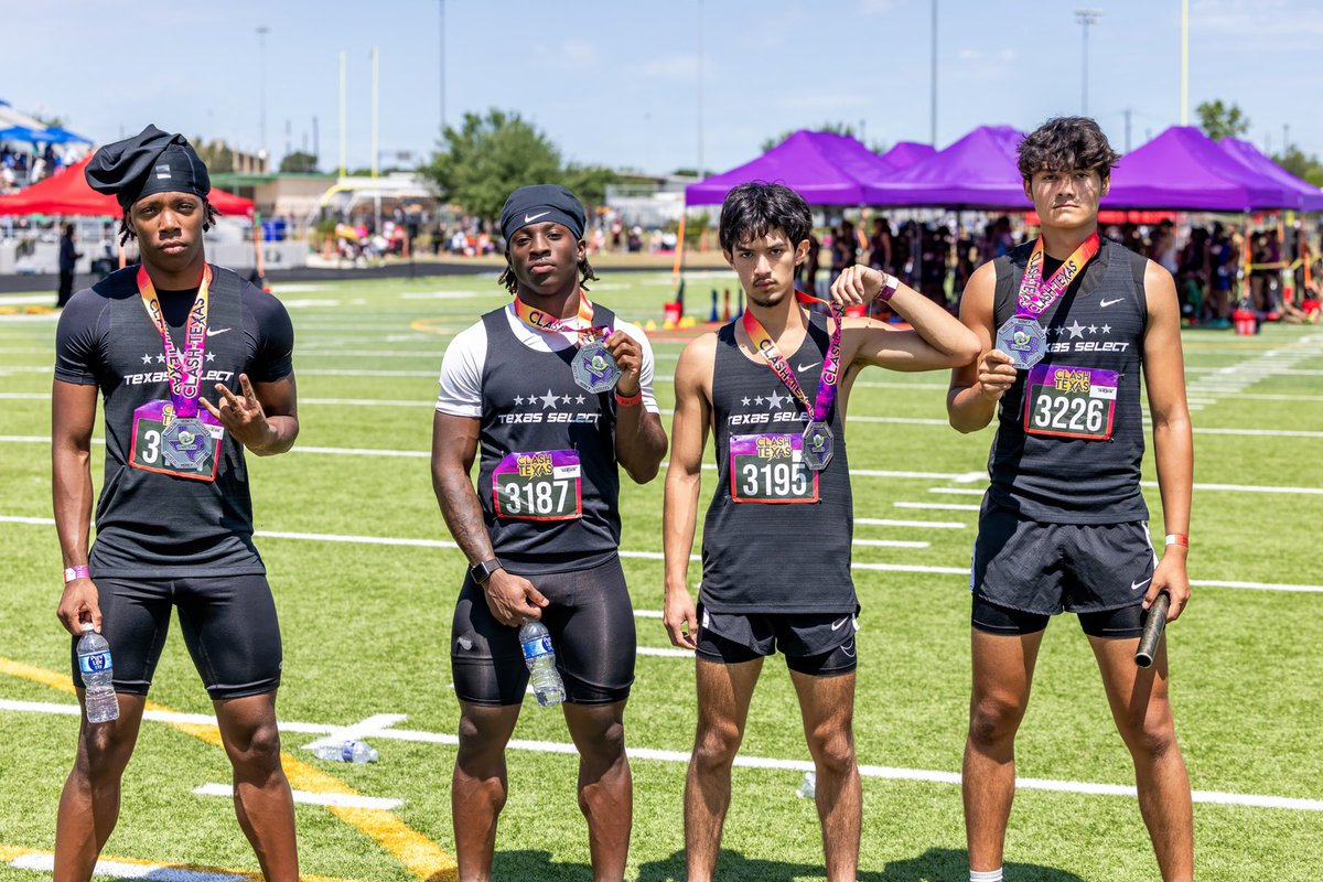 CJ_Robertsonn's tweet photo. I Will be competing in the Texas A&amp;M High School Championship indoor invitational this upcoming January(9-10th)‼️ Hj/Lj
@CoachT_G @JarmaineSr @CoachTylerIIT  @nwutfxc   @CarvelRobertson @AthleticsHP @JmFireUp_ https://t.co/RzKjoTN01v