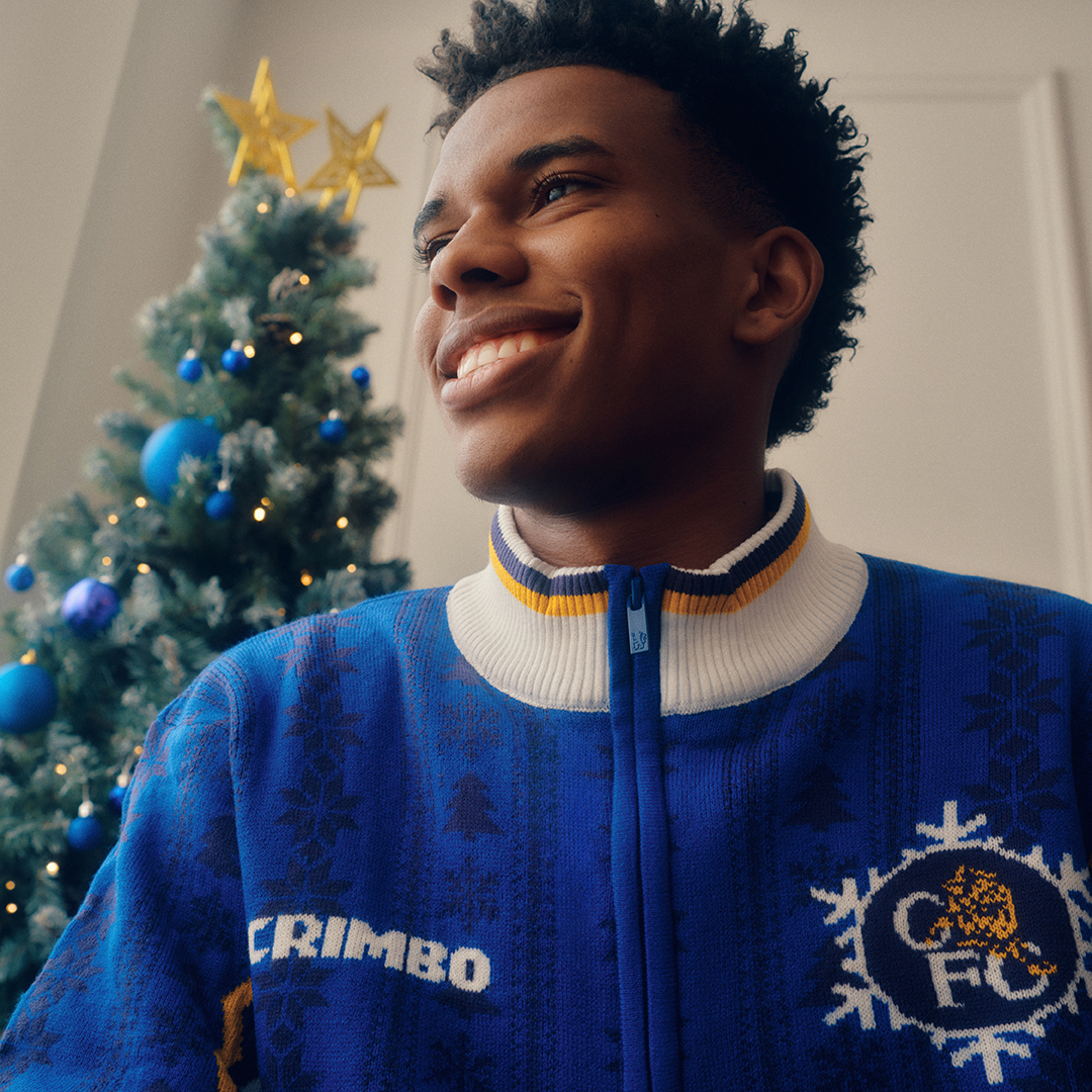 ChelseaFC's tweet photo. Shop Chelsea Christmas jumpers now. 💙🎄