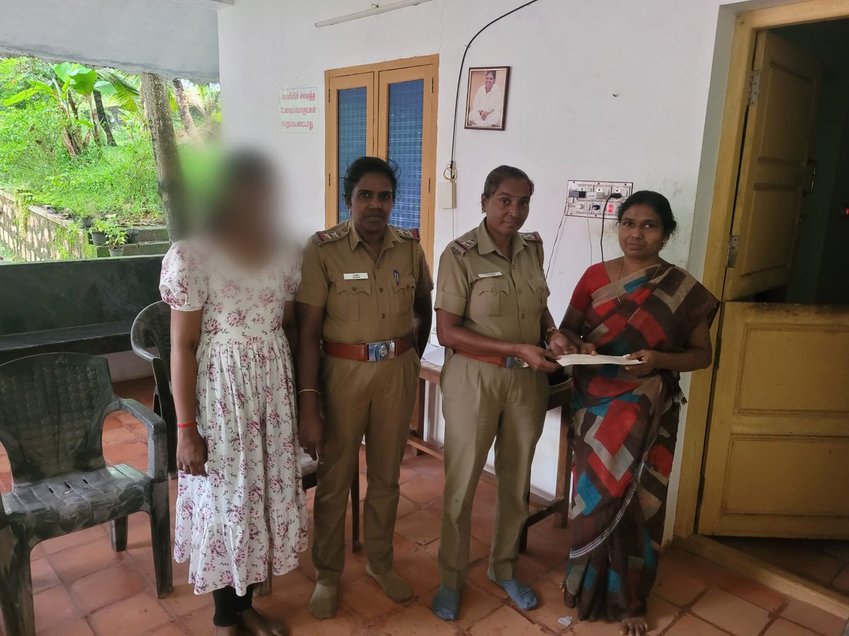 பள்ளி படிப்பை தொடர இயலாமல் இருந்த சிறுமியை மீட்டு எதிர்காலத்திற்கு வழிகாட்டிய மாவட்ட காவல் கண்காணிப்பாளர் டாக்டர். R.ஸ்டாலின் IPS <a href="/stalin_ips/">Dr. R. Stalin IPS</a> அவர்களின்  நிமிர் குழு - The Rising Team

* தக்கலை அடுத்த கோழிப்பூர்விளை பகுதியை சார்ந்த 16 வயது சிறுமி.

* குழந்தையாக இருக்கும் போது