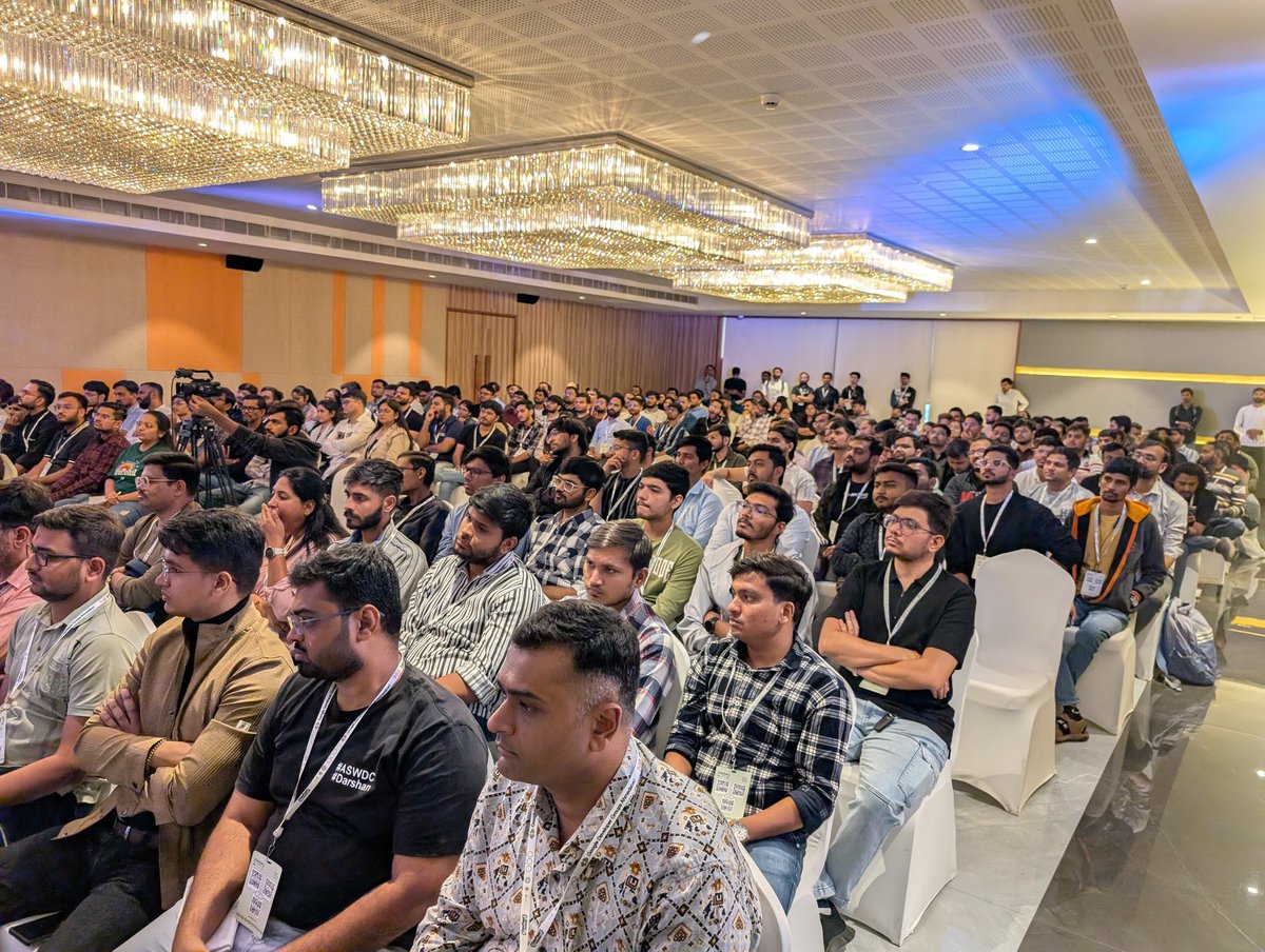 divyanshub024's tweet image. Gave my talk “Flip the Script: Let the Server Drive Your Flutter UI” at #DevFestAHM and the energy in the room was next level🔥
Showing @stac_dev update a full Flutter UI with zero rebuilds always hits differently⚡️
Huge shoutout to the @GDGAhmedabad team for a flawless event🙌