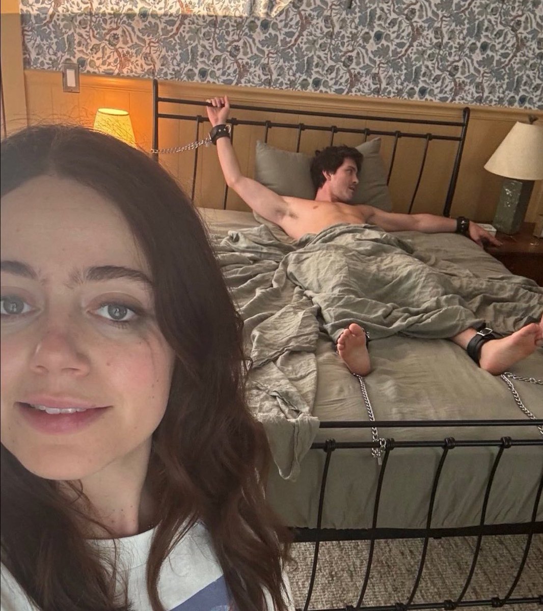 Aaj mere Pati khane mae namak kam daale hai aur mae ussae belt sae pitungi