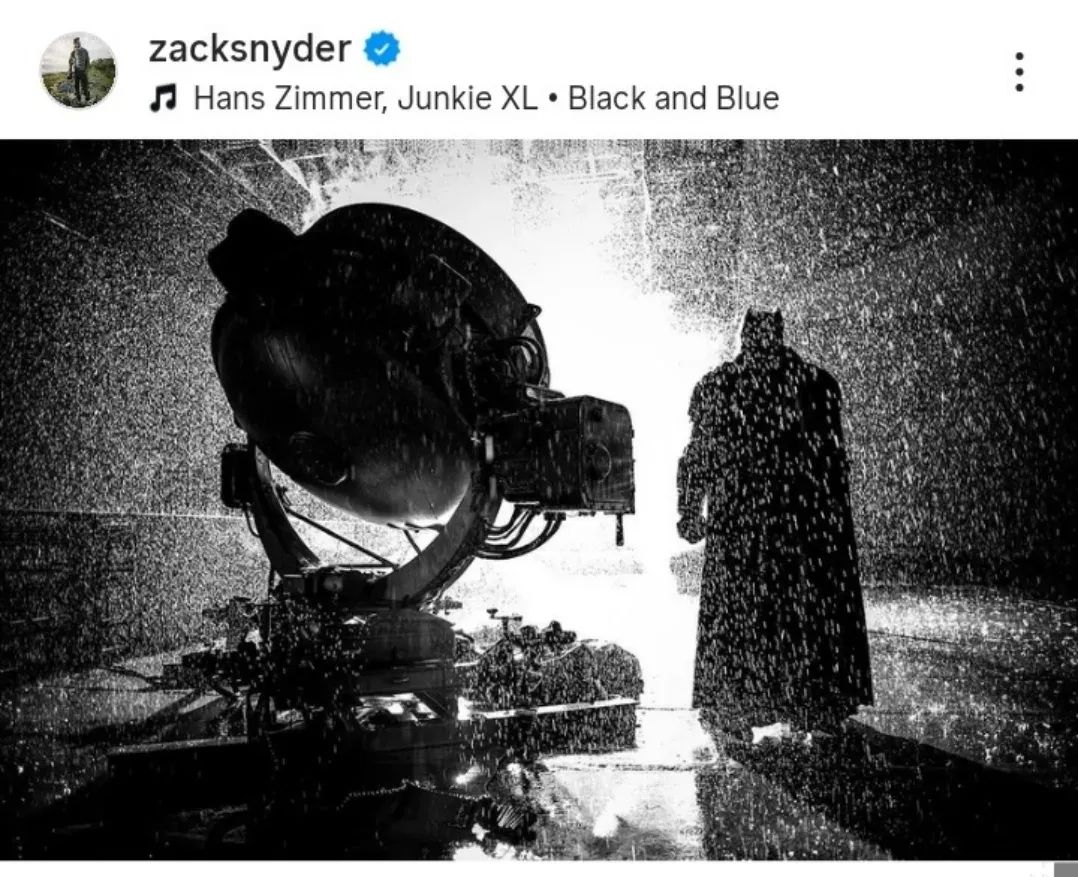 DCNewsBrasil's tweet image. Zack Snyder postou  uma nova imagem d Ben Affleck como Batman em Batman V Superman!