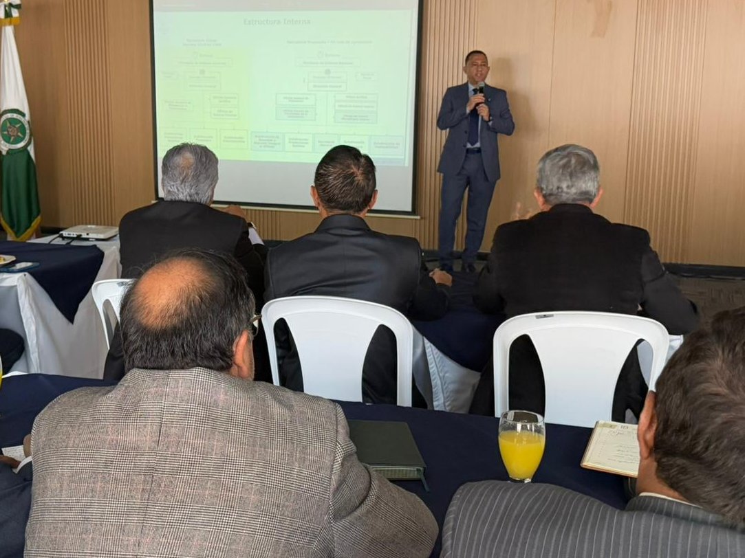 #CasurInforma Reunirnos con las asociaciones de la Reserva Policial es un trabajo que realizamos con el fin de dar a conocer los retos que tenemos para las próximas vigencias y las soluciones que estamos brindando.