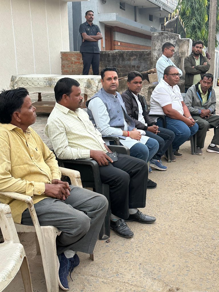 umeshpatelcgpyc's tweet image. आज अपने विधानसभा क्षेत्र के खरसिया वि.खं. अंतर्गत ग्राम कुकरीझरिया और आमापाली में जनसंपर्क कर लोगों से भेट मुलाकात किया।