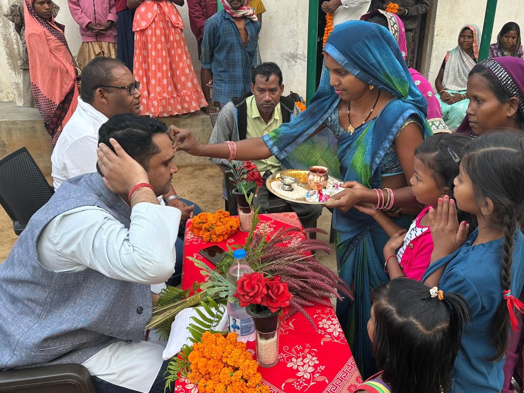 umeshpatelcgpyc's tweet image. आज अपने विधानसभा क्षेत्र के खरसिया वि.खं. अंतर्गत ग्राम कुकरीझरिया और आमापाली में जनसंपर्क कर लोगों से भेट मुलाकात किया।