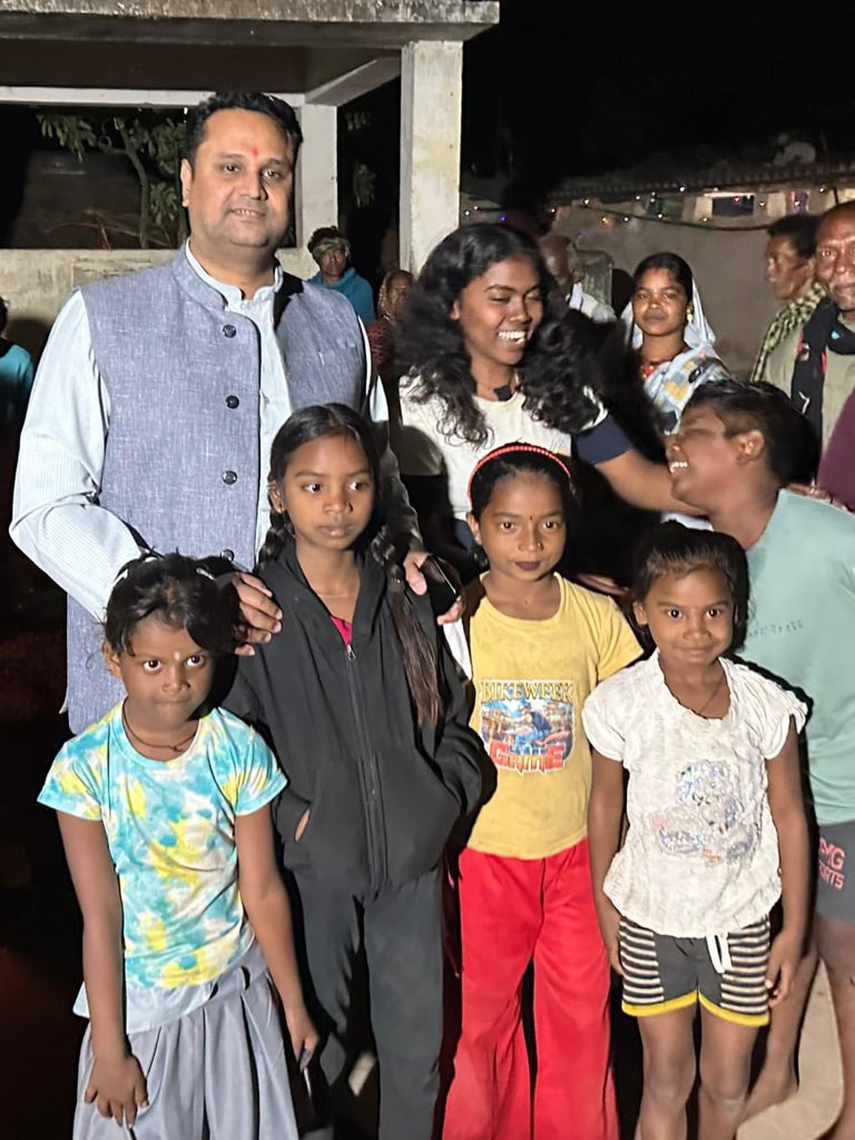 umeshpatelcgpyc's tweet image. आज अपने विधानसभा क्षेत्र के खरसिया वि.खं. अंतर्गत ग्राम कुकरीझरिया और आमापाली में जनसंपर्क कर लोगों से भेट मुलाकात किया।