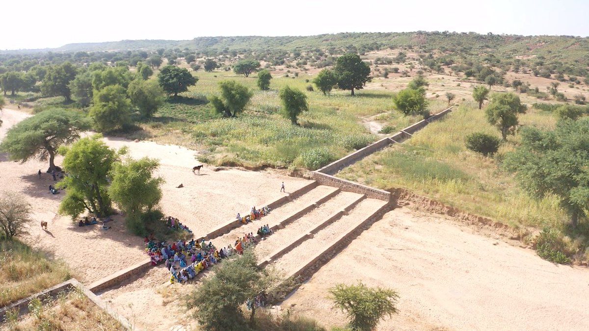 <a href="/resitchad/">RESITCHAD</a> Dernière ligne droite ! 

Plus de 10 000 ouvriers recrutés localement ont rendu possible le pari lancé en juin 2024: construire en 24 mois 10 seuils d’épandage, 8 écoles équipées de systèmes d’électrification solaires, 2 centres de santé, 7 blocs de maternité, un bloc chirurgical