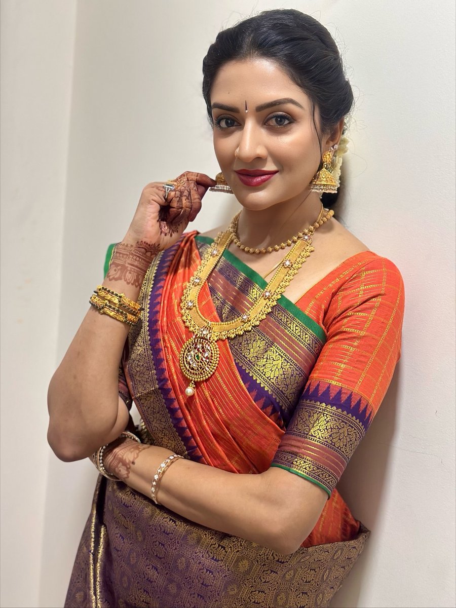 Weekendvibes_'s tweet image. Vimala Raman ✨🧡

#Vimala #VimalaRaman