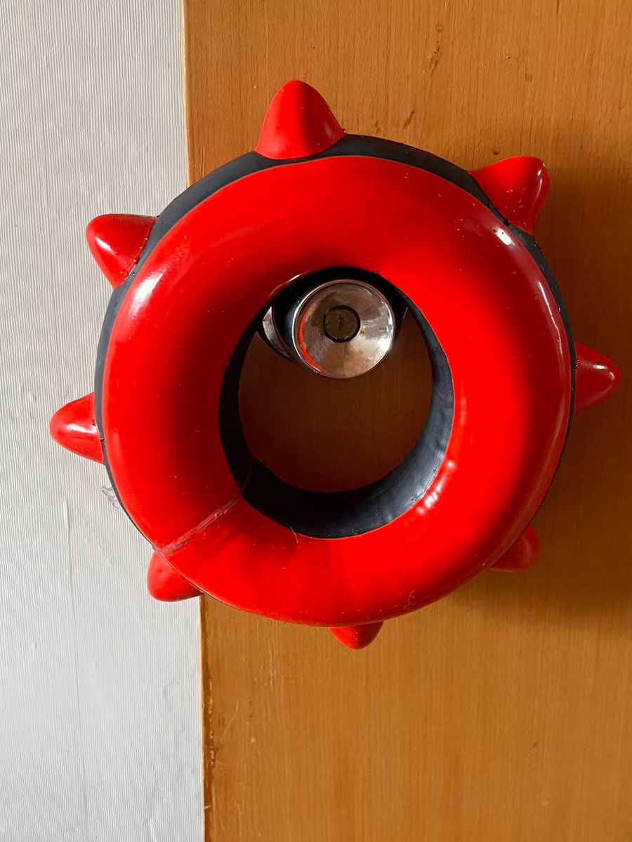 RT if you wanna use pumpland inflatable studded collar as your kink wall wreath this Christmas🎄🤘
Still stunning, huh?😉

#inflatable #squeaky #furry #looner #風船 #paws #pumpland