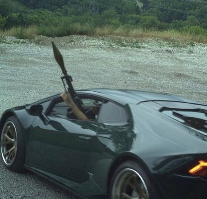 vivereveritas's tweet image. 📌 BECOME PRONOID

Pronoia describes a state of mind that is the opposite of paranoia.

Whereas a person suffering from paranoia feels that persons or entities are conspiring against them, a person experiencing pronoia believes that the world around them conspires to do them…