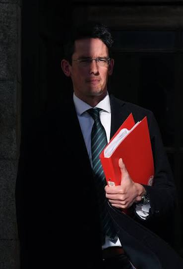 TheFlareNews's tweet image. 🇮🇪 ENOCH BURKE SENTENCED TO PRISON FOR FOURTH TIME

The judge said that Mr. Burke and his family have committed “the most deliberate, sustained and concerted attack” on the civil courts and the rule of law in recent times.