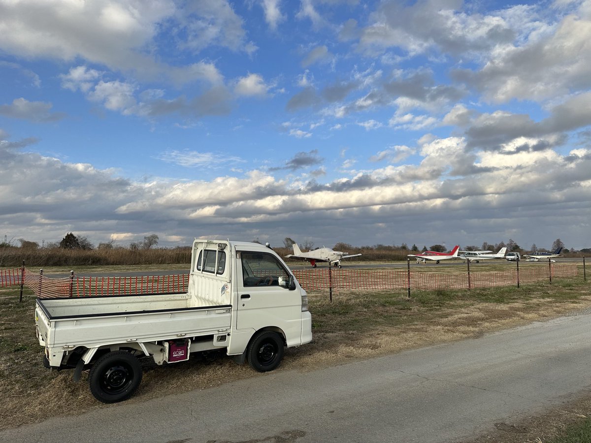 jeeper_0521's tweet photo. 断捨離

・エイプ50
100エンジン  2年放置、エンジンかかります  軽く整備すれば乗れるかと🙆‍♀️
30万

・ハイゼット
2WD MT エアコンパワステ クラッチ新しい 検切れ  15万

・グラムライツ 57DR 日本未発売のブロンズ  15インチ 8J+25 NS2R付き
10万

・SPOON N1
EKフェリオ、DB8用
3万 https://t.co/4lhC3HV72u