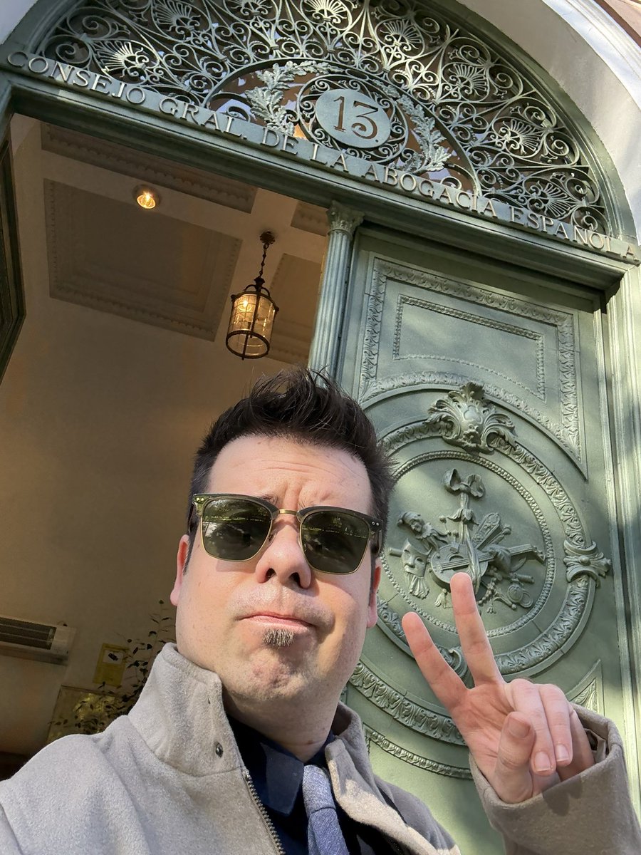 GontxuCG's tweet image. Hoy toca visitilla al CGAE 🤩🤩…

Un estadístico hablando con los abogados 😬😬