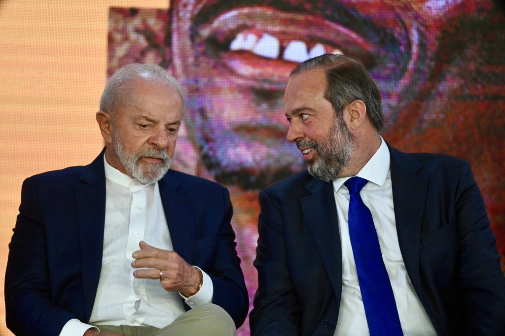 agenciaeixos's tweet image. 📨 #comeceseudia I Nos últimos dias antes da decisão de Lula, vetos da MP 1304 esquentam debates

👉 Leia mais: eixos.com.br/newsletters/co…

#noticias #politica #negocios #newsletter #brasil #governolula #curtailment #mp1304 #royalties #cnpe #combustiveisfosseis #petrobras…