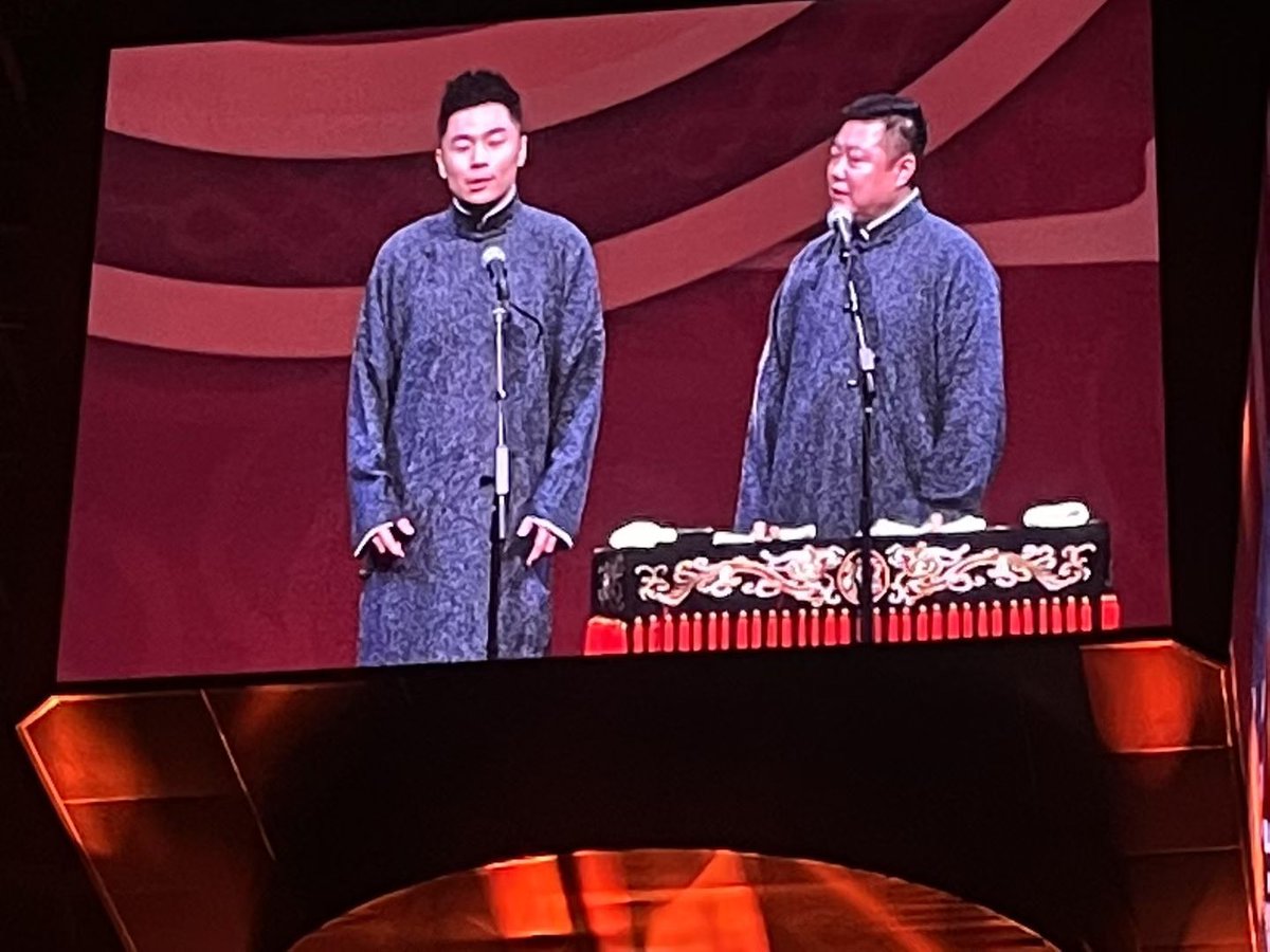 KommanderRaven's tweet image. Laughs and lights in Shanghai, China! 😄
Kystar T3 Media Server delivered stunning LED visuals for the DeYun Club Comedy Show.
#Kystar #LED #controlsystem #Kommander #T3 #MediaServer #Shangh