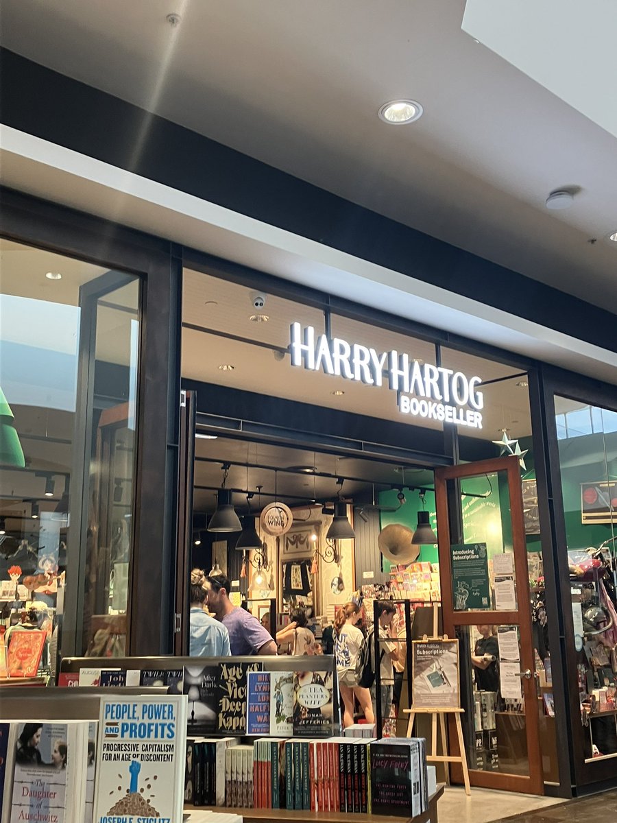 NCashmanFiction's tweet image. Harry Hartog in Brisbane is one of those rare gems- compact, but endless.
You walk in for one book and leave with a small library.
It’s the kind of place that reminds you why we fall in love with stories in the first place. 🖤📚

#BookstoreLove #BookCommunity #ReadersOfX